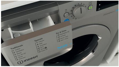 Indesit BDE 86436X S UK N washer dryer Freestanding Front-load Silver D