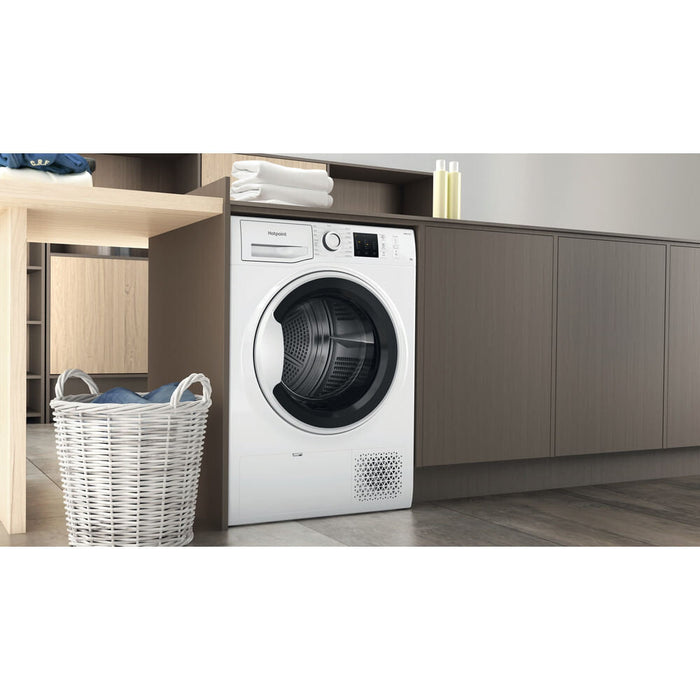 Hotpoint Ariston NT M10 81WK UK tumble dryer Freestanding Front-load 8 kg A++ White