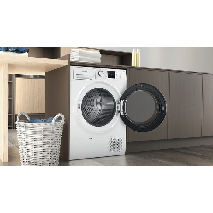 Hotpoint Ariston NT M10 81WK UK tumble dryer Freestanding Front-load 8 kg A++ White