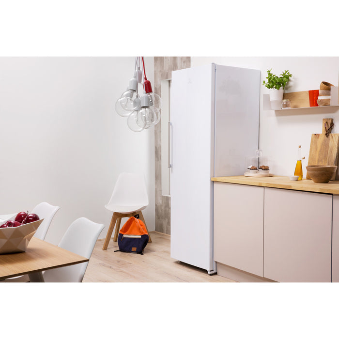 Indesit SI8 2Q WD UK fridge Freestanding 368 L E White