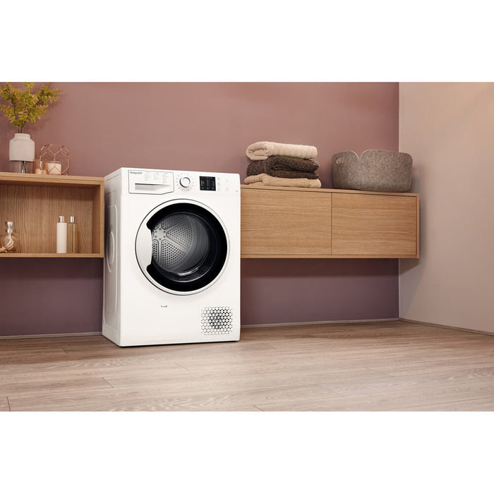 Hotpoint Ariston NT M10 81WK UK tumble dryer Freestanding Front-load 8 kg A++ White