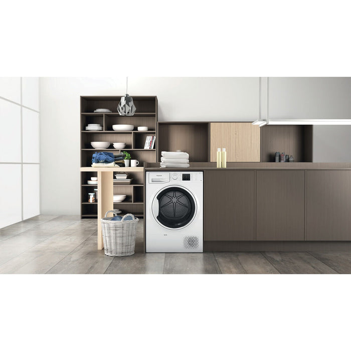 Hotpoint Ariston NT M10 81WK UK tumble dryer Freestanding Front-load 8 kg A++ White