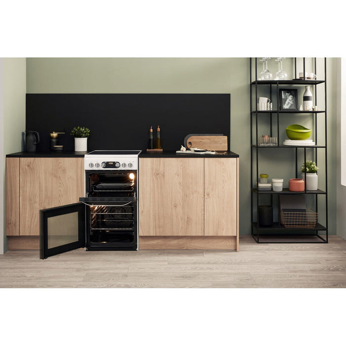 Hotpoint HD5V93CCW Freestanding cooker Electric Ceramic White