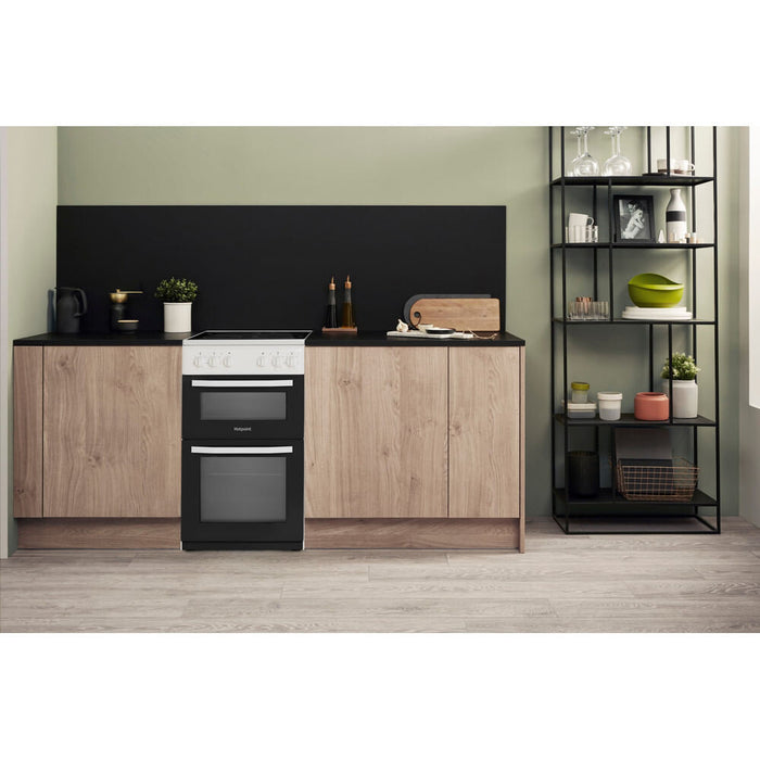 Hotpoint HD5V92KCW Freestanding cooker Electric Ceramic White