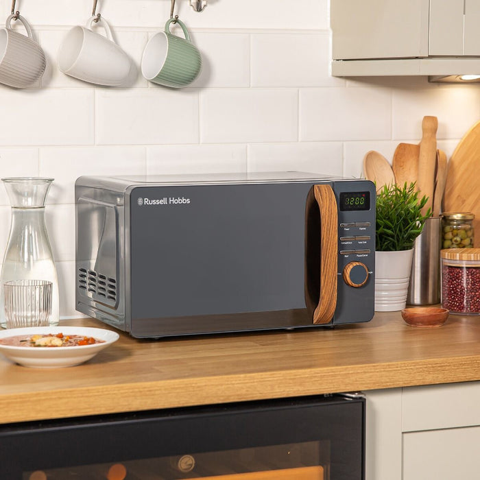 Russell Hobbs 17L 700W Freestanding Solo Microwave