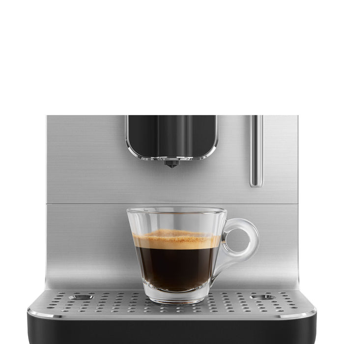 Smeg BCC02BLMUK coffee maker Fully-auto Espresso machine 1.4 L Smeg