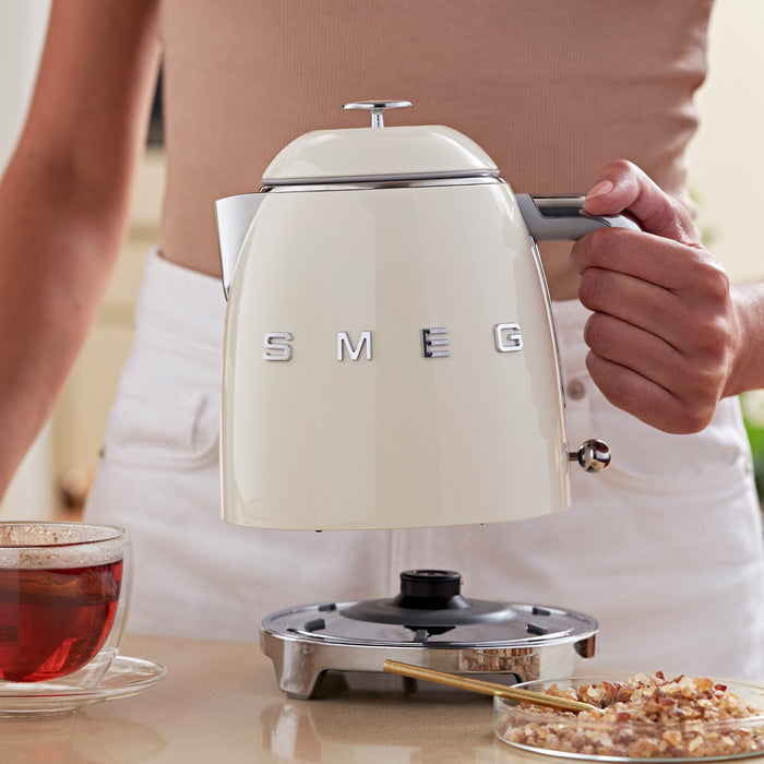 Smeg KLF05CRUK electric kettle 0.8 L 1400 W Cream Smeg