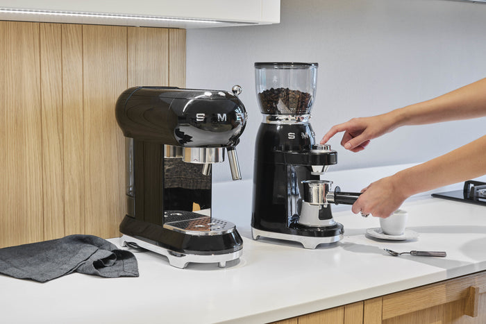 Smeg ECF01BLUK coffee maker Espresso machine 1 L