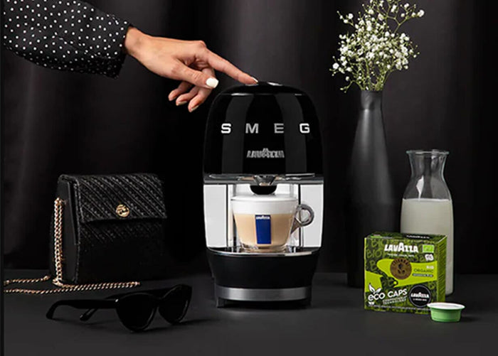 Lavazza A Modo Mio SMEG Fully-auto Capsule coffee machine 0.9 L Lavazza