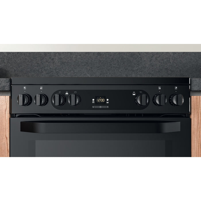 Hotpoint HDM67V92HCB/UK Freestanding cooker Electric Ceramic Black A