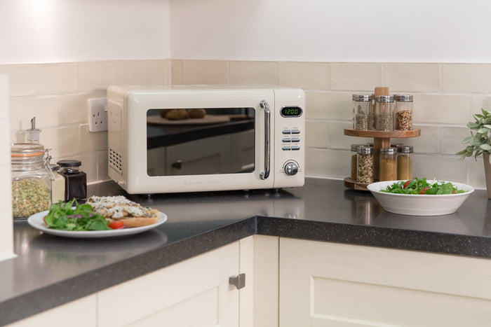 Russell Hobbs Cream Microwave Oven