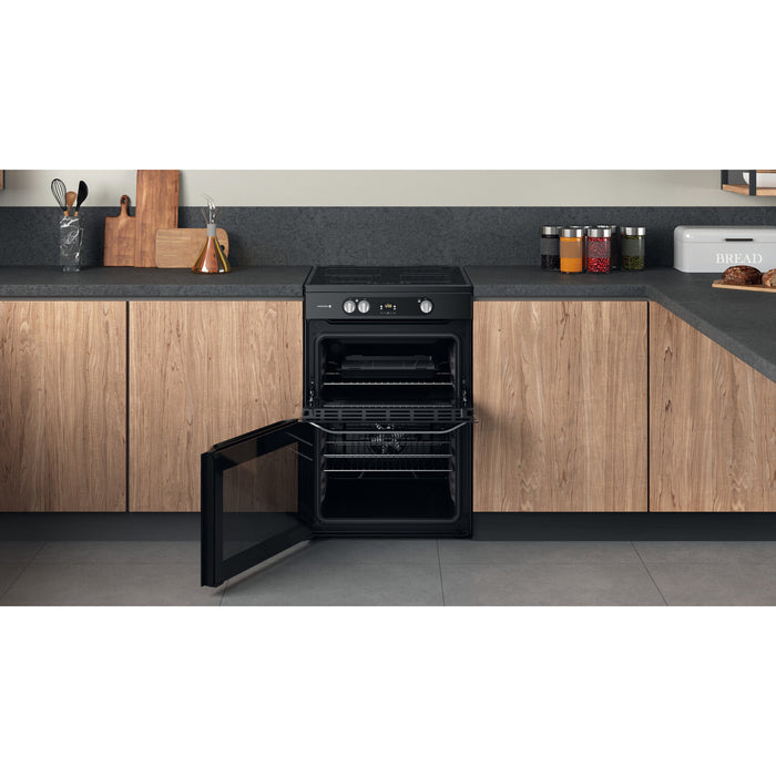 Hotpoint HDM67I9H2CB/U Freestanding cooker Electric Zone induction hob Black A