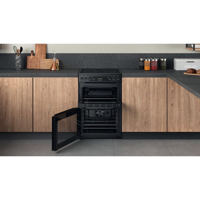 Hotpoint HDM67V92HCB/UK Freestanding cooker Electric Ceramic Black A